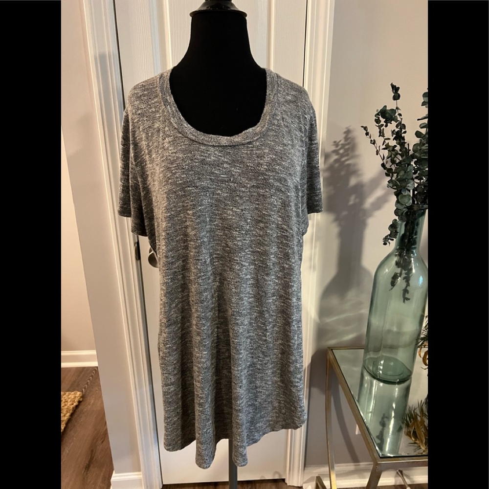 Mossimo grey slub knit tshirt with scalloped hem size XL